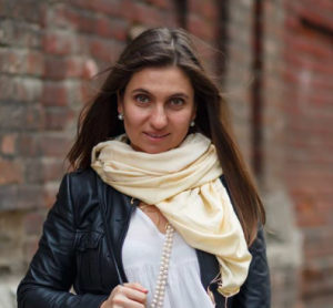 Аня Комлова